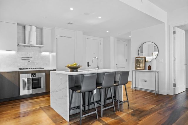 300 Pier 4 Blvd 3B, Boston, MA 02210