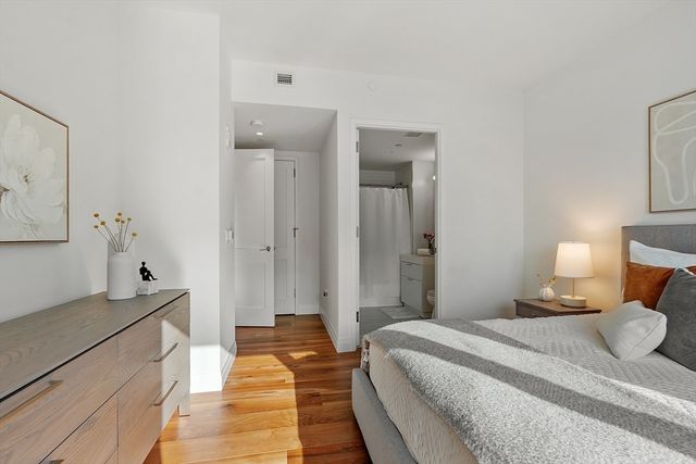 300 Pier 4 Blvd 3B, Boston, MA 02210