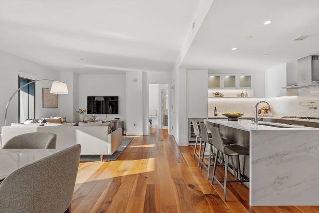 300 Pier 4 Blvd 3B, Boston, MA 02210