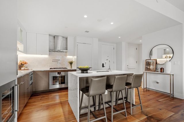 300 Pier 4 Blvd 3B, Boston, MA 02210