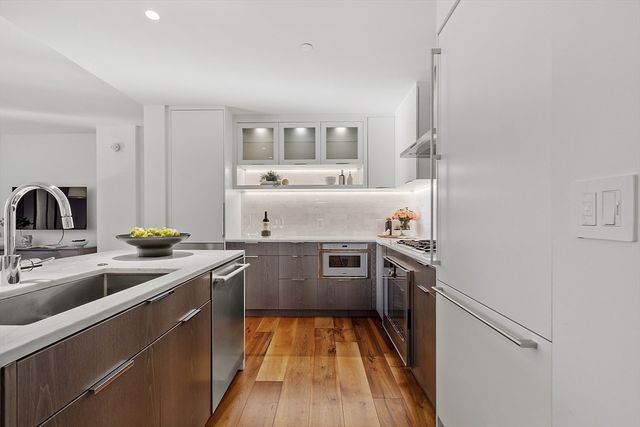 300 Pier 4 Blvd 3B, Boston, MA 02210