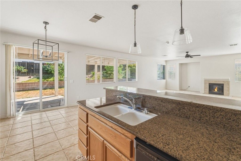 Image 10 of property listing at 14373 Silent Spring, Hesperia, CA 92344
