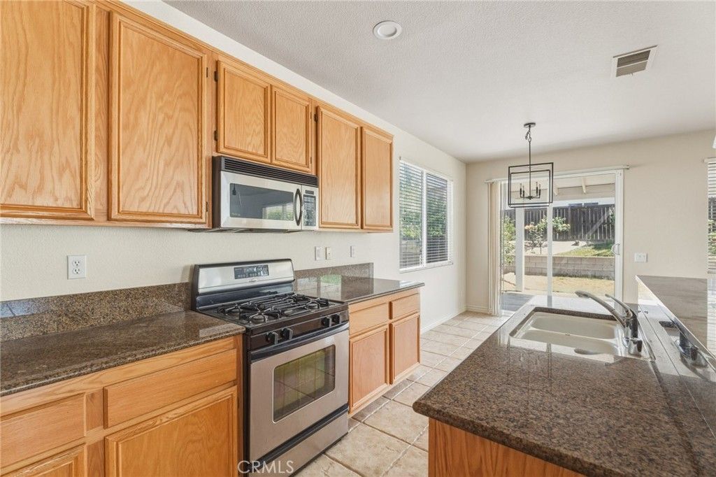 Image 11 of property listing at 14373 Silent Spring, Hesperia, CA 92344