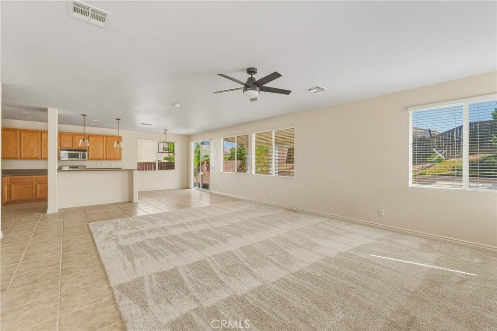 Image 13 of property listing at 14373 Silent Spring, Hesperia, CA 92344