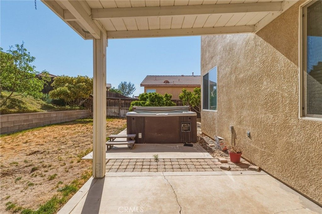 Image 44 of property listing at 14373 Silent Spring, Hesperia, CA 92344