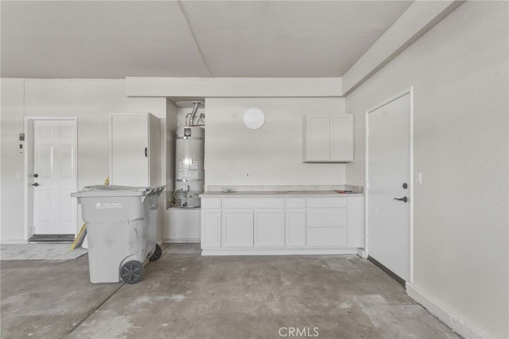 Image 51 of property listing at 14373 Silent Spring, Hesperia, CA 92344