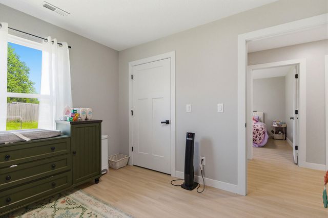 415 E BURKS ST, Sturgeon, MO 65284