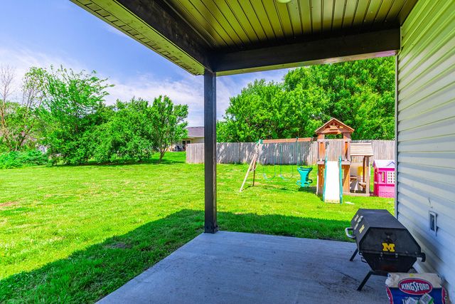 415 E BURKS ST, Sturgeon, MO 65284