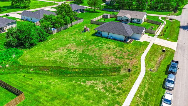 415 E BURKS ST, Sturgeon, MO 65284