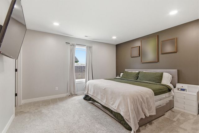 415 E BURKS ST, Sturgeon, MO 65284