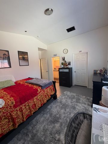 401 Paseo Mendocino, Delano, CA 93215