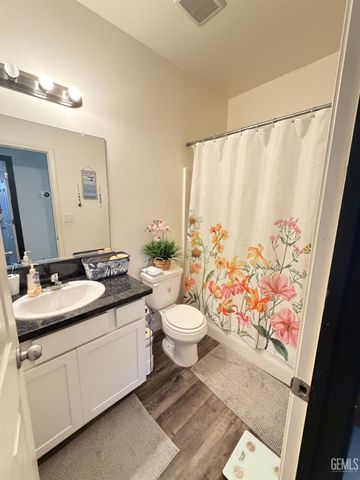 401 Paseo Mendocino, Delano, CA 93215