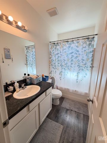 401 Paseo Mendocino, Delano, CA 93215