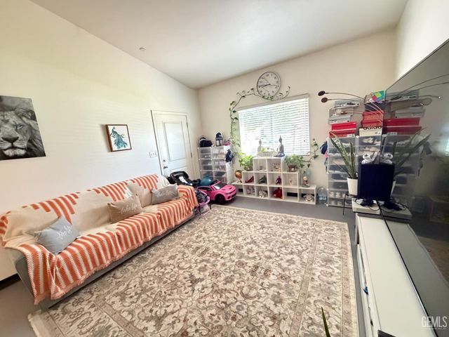 401 Paseo Mendocino, Delano, CA 93215