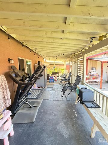 401 Paseo Mendocino, Delano, CA 93215