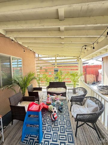 401 Paseo Mendocino, Delano, CA 93215