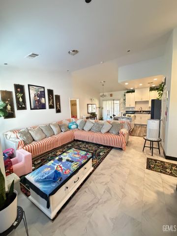 401 Paseo Mendocino, Delano, CA 93215