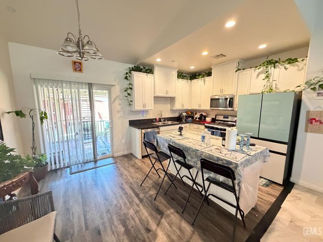 401 Paseo Mendocino, Delano, CA 93215