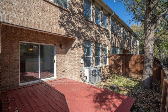 244 Turnberry Lane, Lewisville, TX 75067