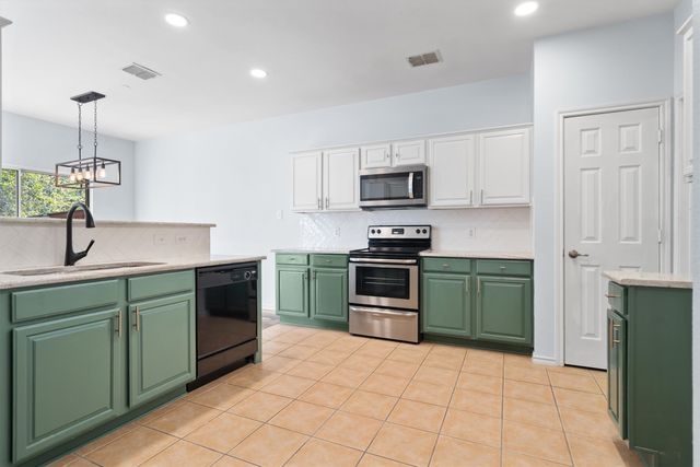 244 Turnberry Lane, Lewisville, TX 75067