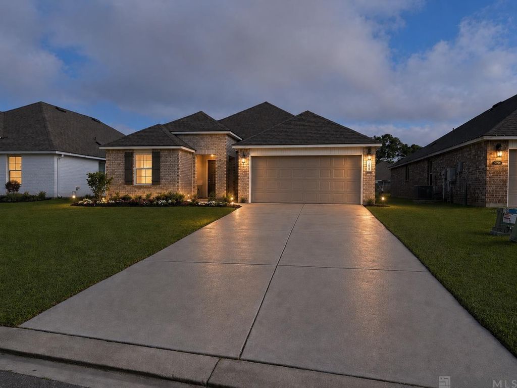 7800 Collin Trails, Denham Springs, LA 70726