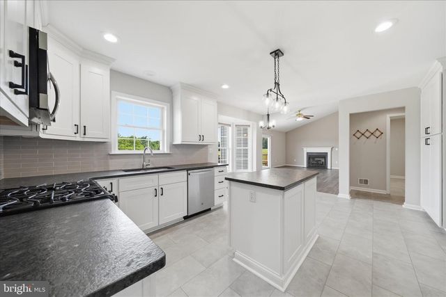 3410 TUCKAWAY DR, Mount Airy, MD 21771