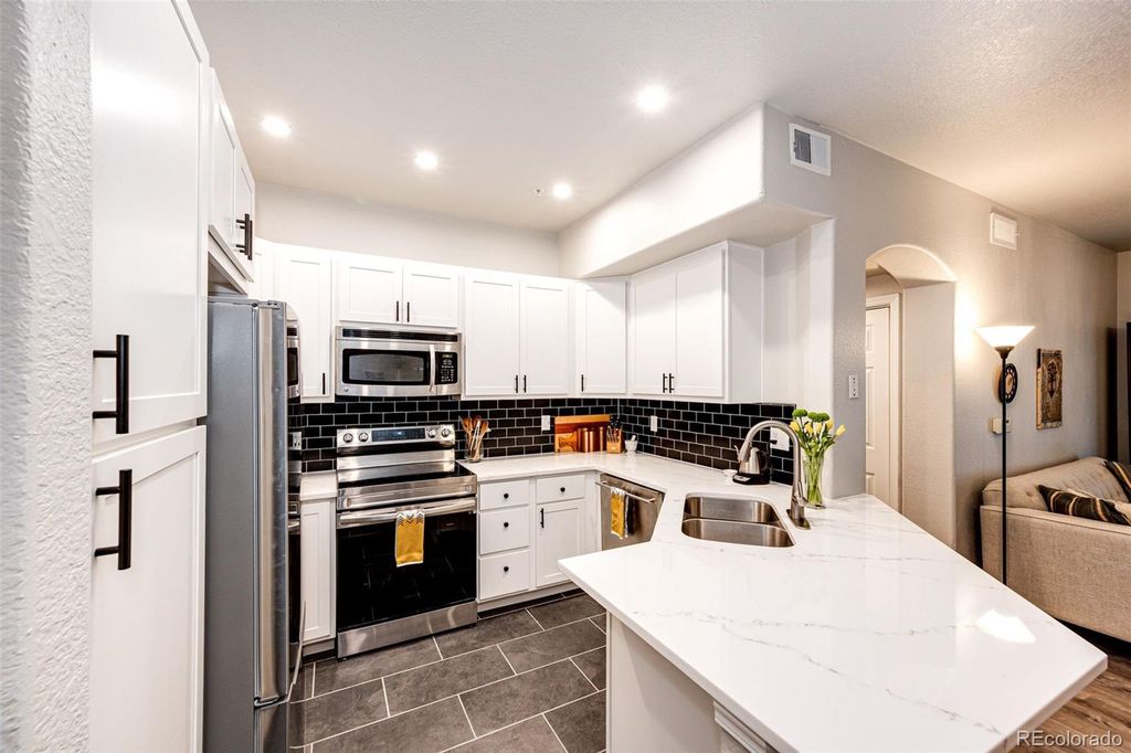 1631 W Canal Circle 813, Littleton, CO 80120