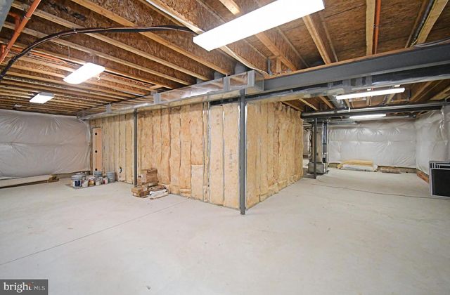 19 GOLDNEY DR, Newtown, PA 18940