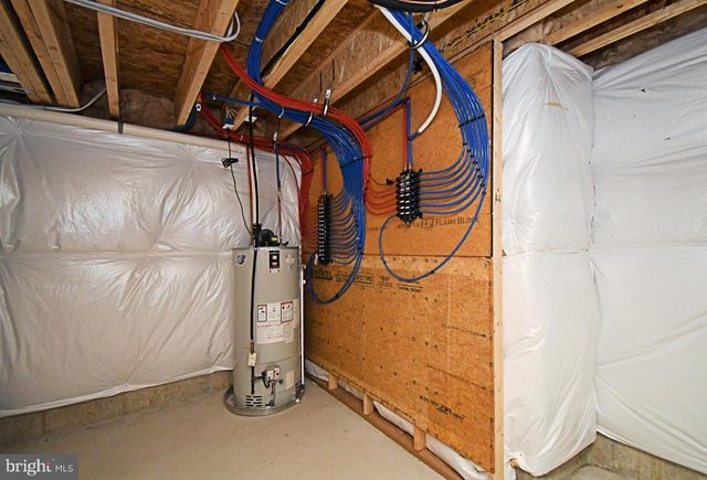 19 GOLDNEY DR, Newtown, PA 18940