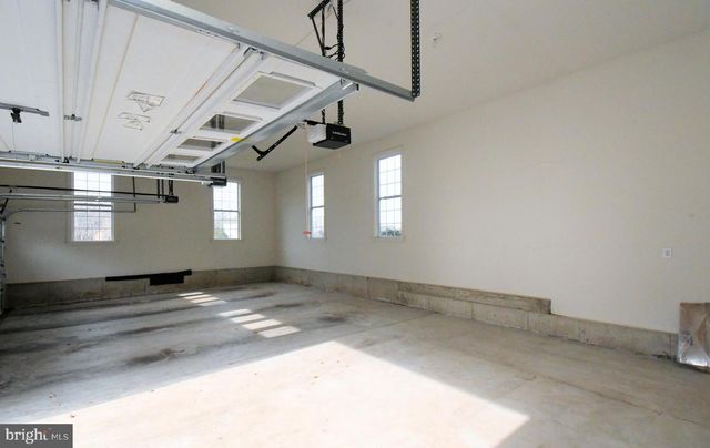 19 GOLDNEY DR, Newtown, PA 18940