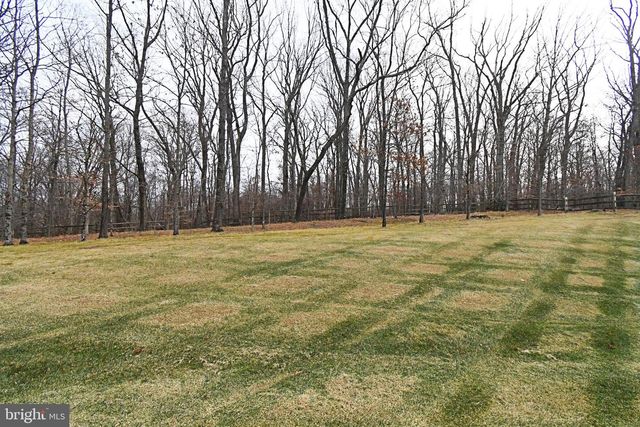 19 GOLDNEY DR, Newtown, PA 18940