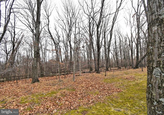 19 GOLDNEY DR, Newtown, PA 18940