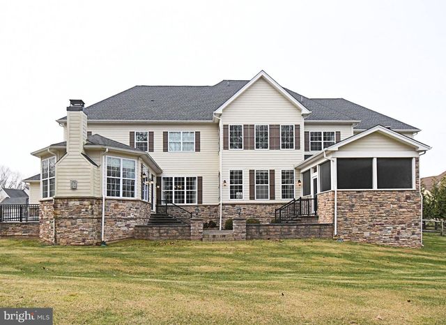 19 GOLDNEY DR, Newtown, PA 18940