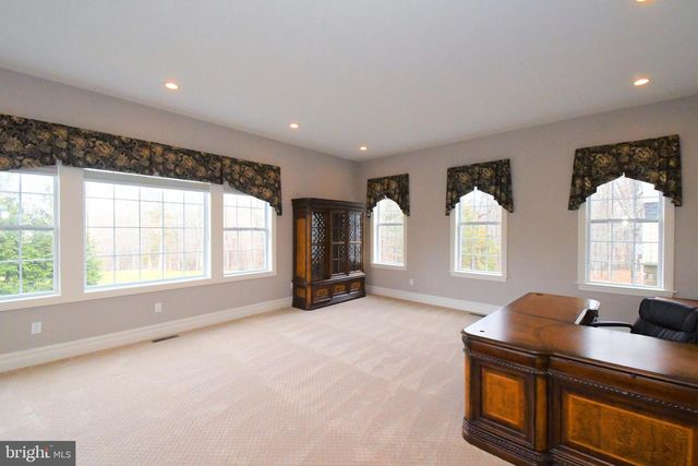 19 GOLDNEY DR, Newtown, PA 18940