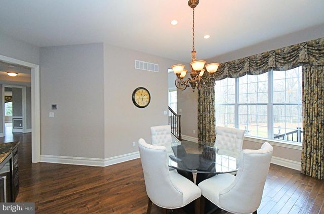 19 GOLDNEY DR, Newtown, PA 18940