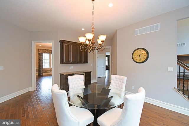 19 GOLDNEY DR, Newtown, PA 18940