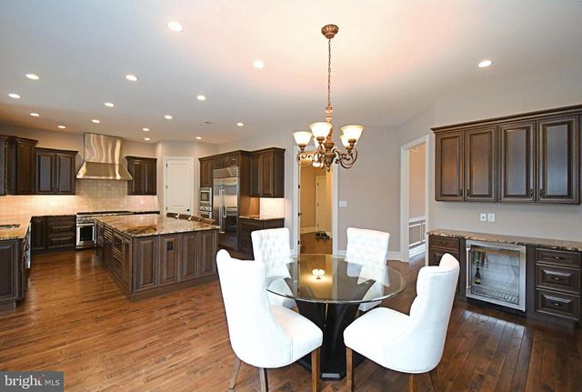 19 GOLDNEY DR, Newtown, PA 18940