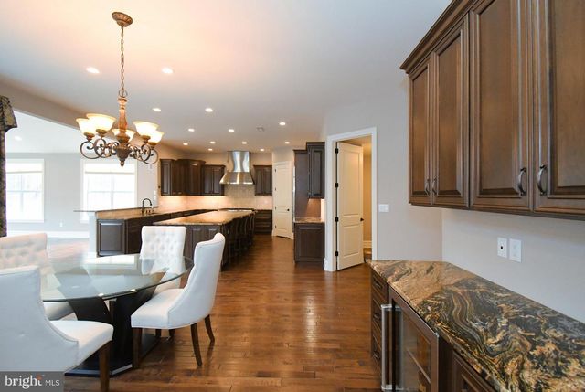 19 GOLDNEY DR, Newtown, PA 18940