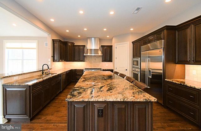 19 GOLDNEY DR, Newtown, PA 18940