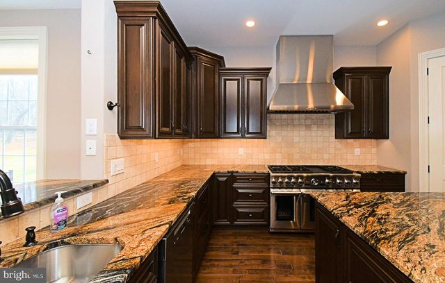 19 GOLDNEY DR, Newtown, PA 18940