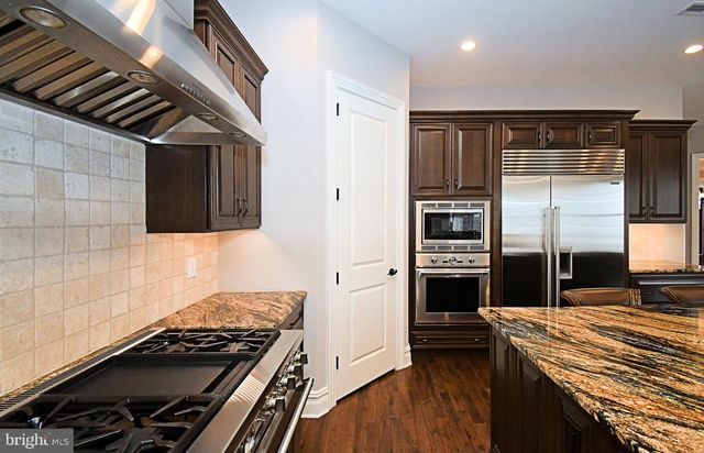 19 GOLDNEY DR, Newtown, PA 18940