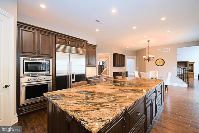 19 GOLDNEY DR, Newtown, PA 18940