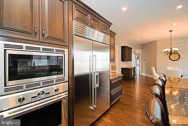 19 GOLDNEY DR, Newtown, PA 18940