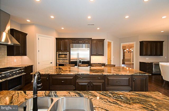 19 GOLDNEY DR, Newtown, PA 18940