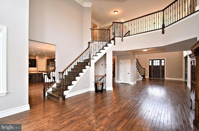 19 GOLDNEY DR, Newtown, PA 18940