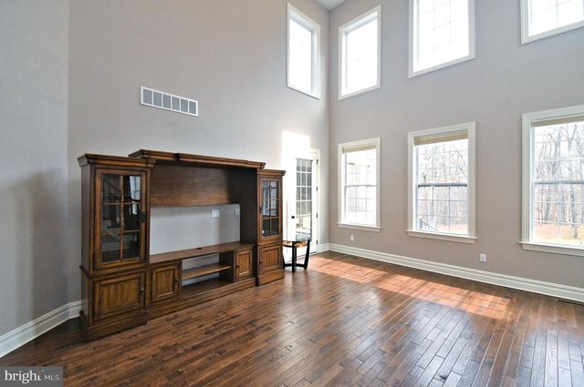 19 GOLDNEY DR, Newtown, PA 18940