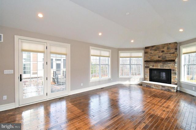 19 GOLDNEY DR, Newtown, PA 18940