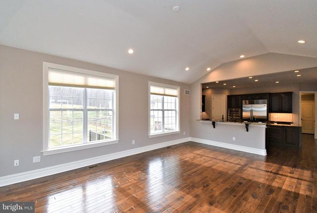 19 GOLDNEY DR, Newtown, PA 18940