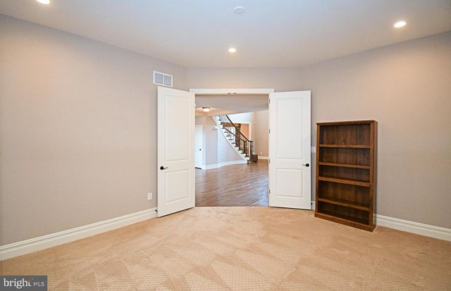 19 GOLDNEY DR, Newtown, PA 18940