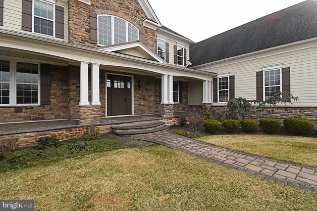 19 GOLDNEY DR, Newtown, PA 18940